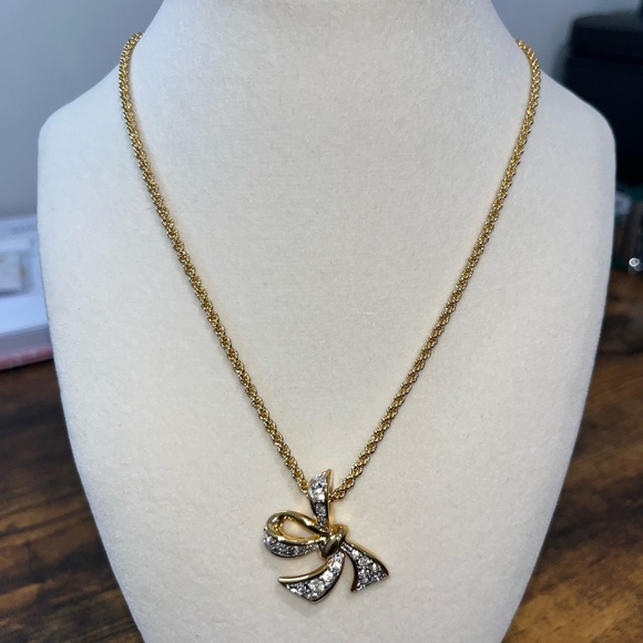 Nina Ricci Jewelry - Nina Ricci Gold Plated Bow Necklace